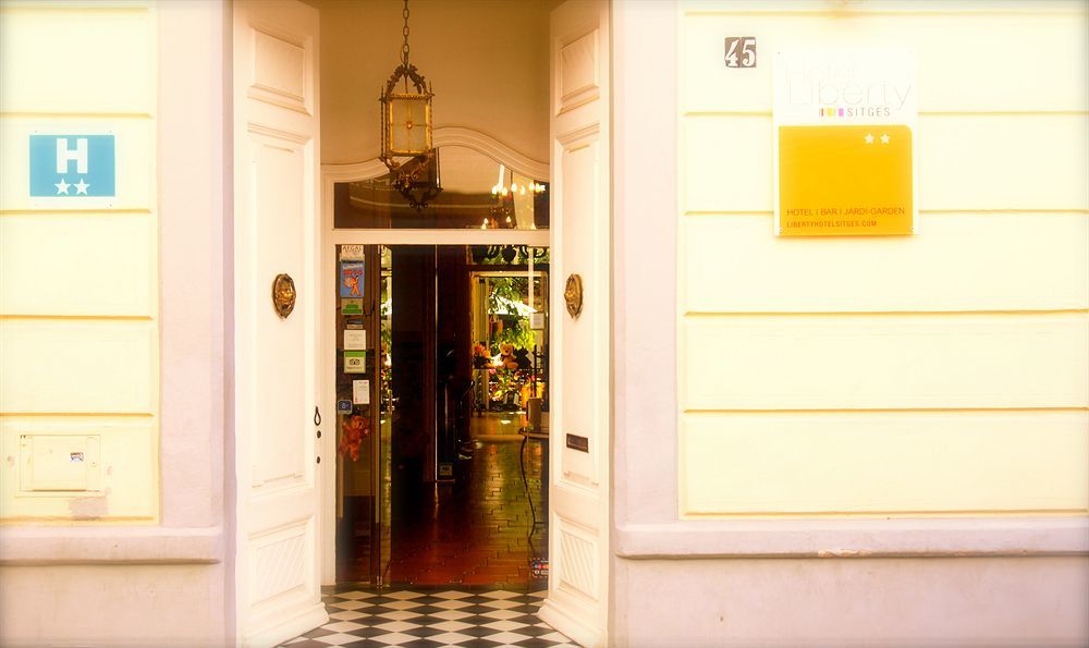 Privat Hotel Liberty Sitges Kültér fotó